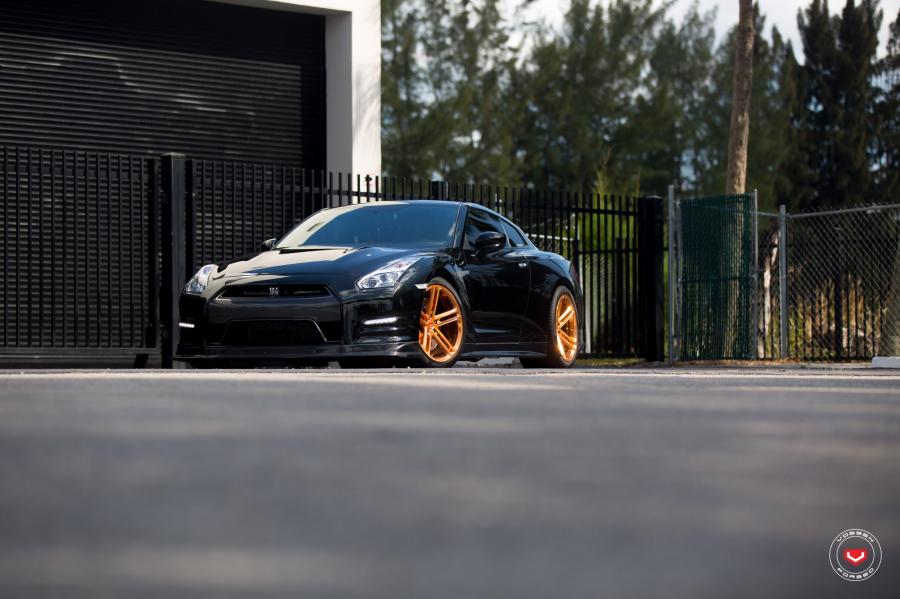  Nissan GT-R on Vossen Wheels (CG-202) 2017 года  (фото 11 из 51)